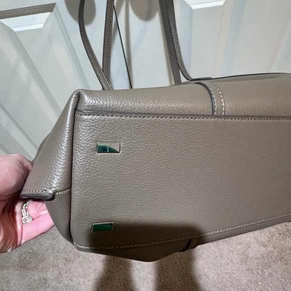 Tory Burch Perry Leather Tote Bag - Picture 4 of 10